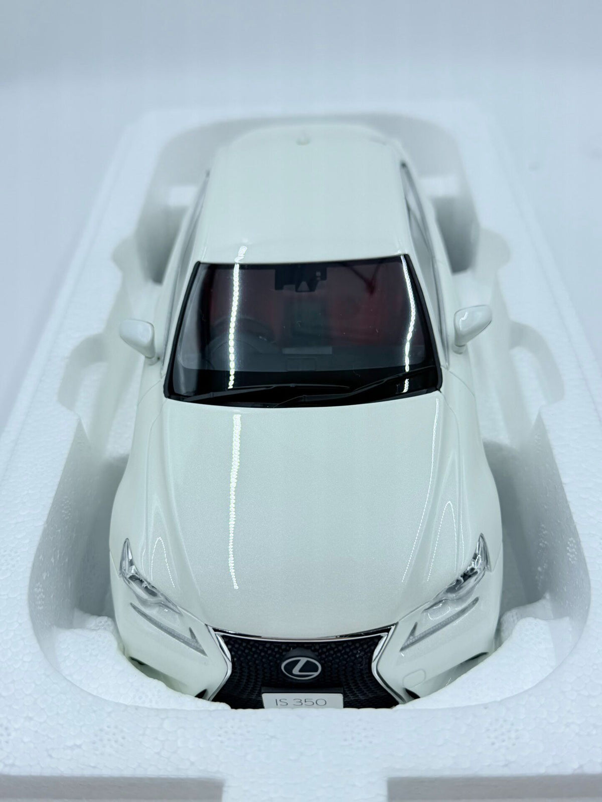 Scale Model IS350 1:18 White - immagine 1