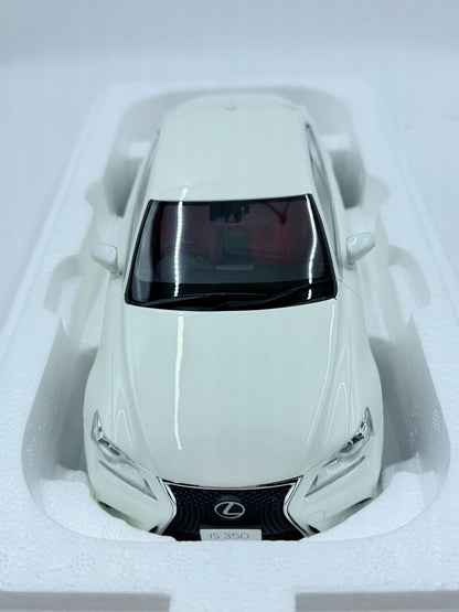 Scale Model IS350 1:18 White - immagine 1