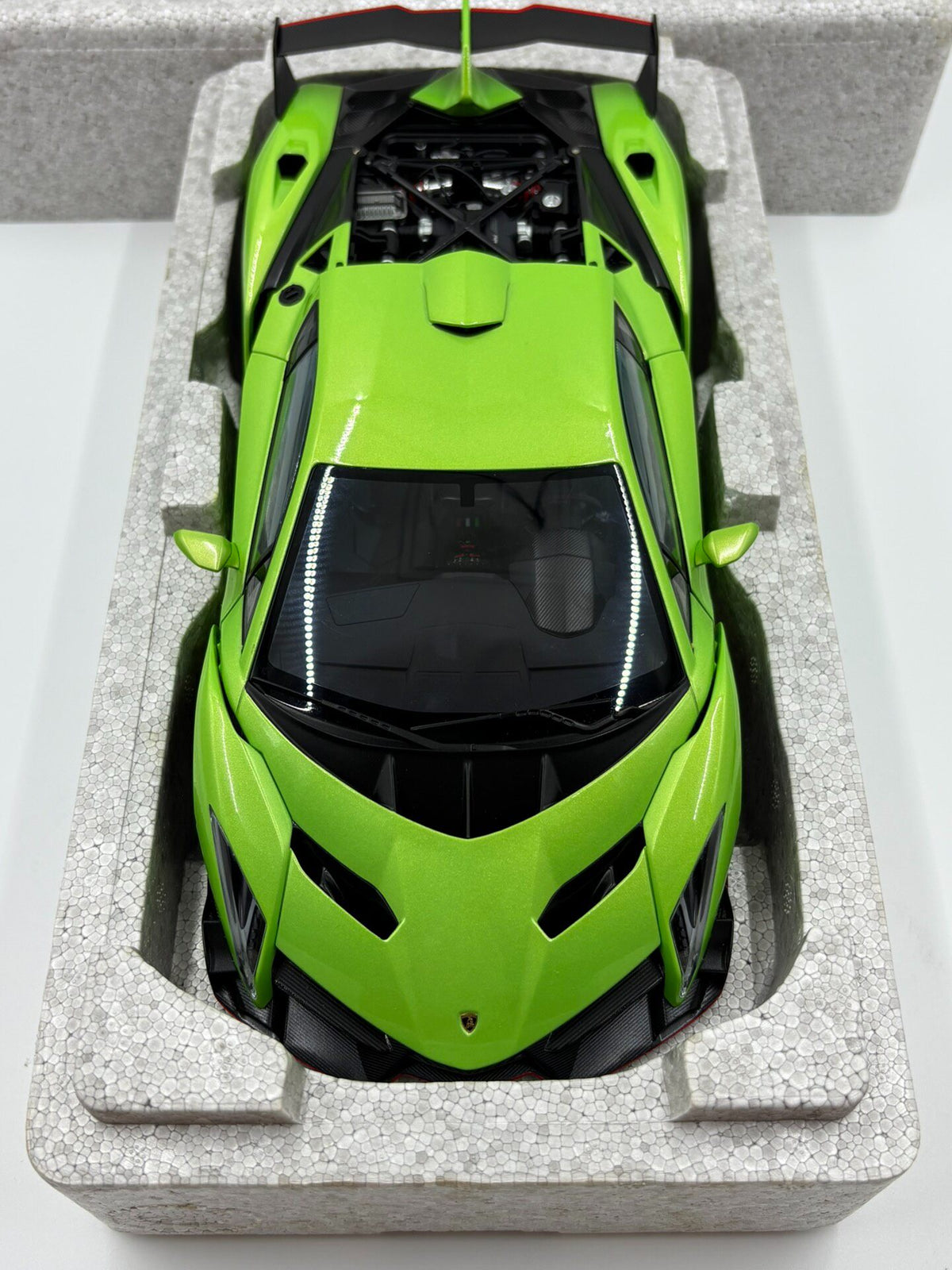 AUTOart Veneno DiecastModel 1:18 Green - immagine 1