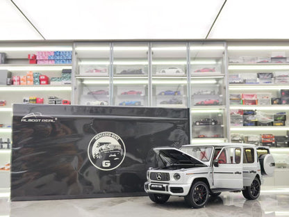 AR Mercedes-Benzg 63 amg 82 820808 1:18 Silver - immagine 1