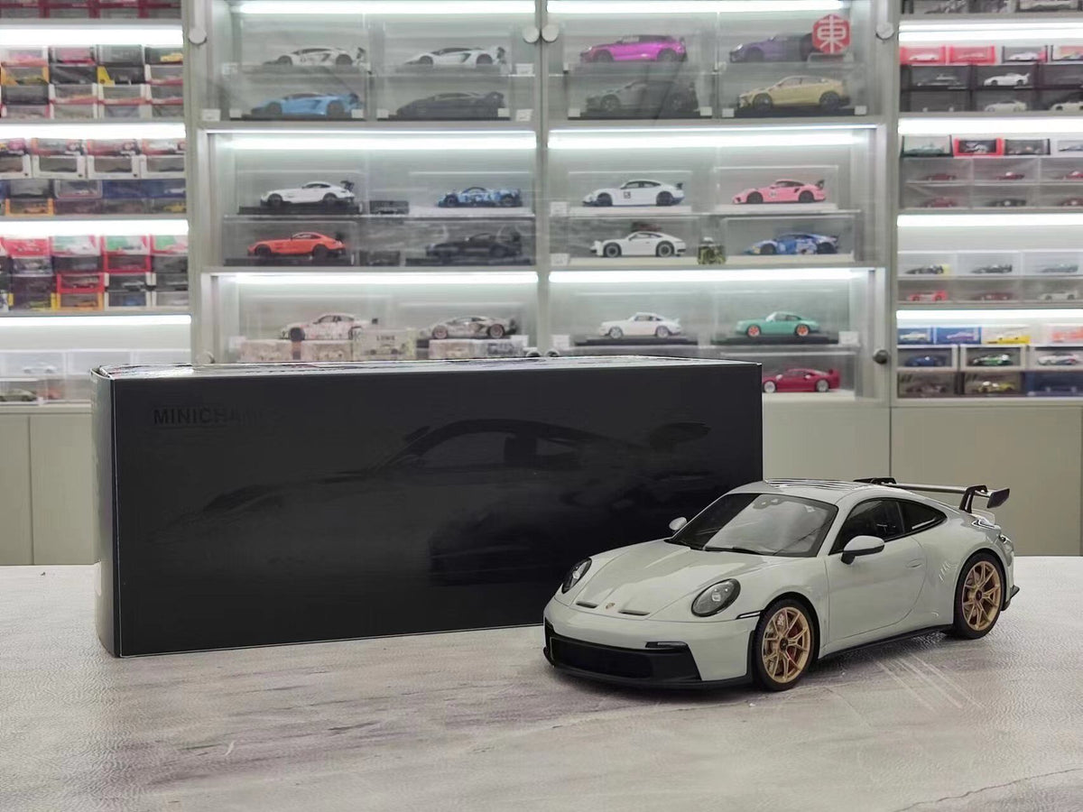 MINICHAMPS Porsche 911 992 GT 2021 117069001 1:18 Grey - immagine 1