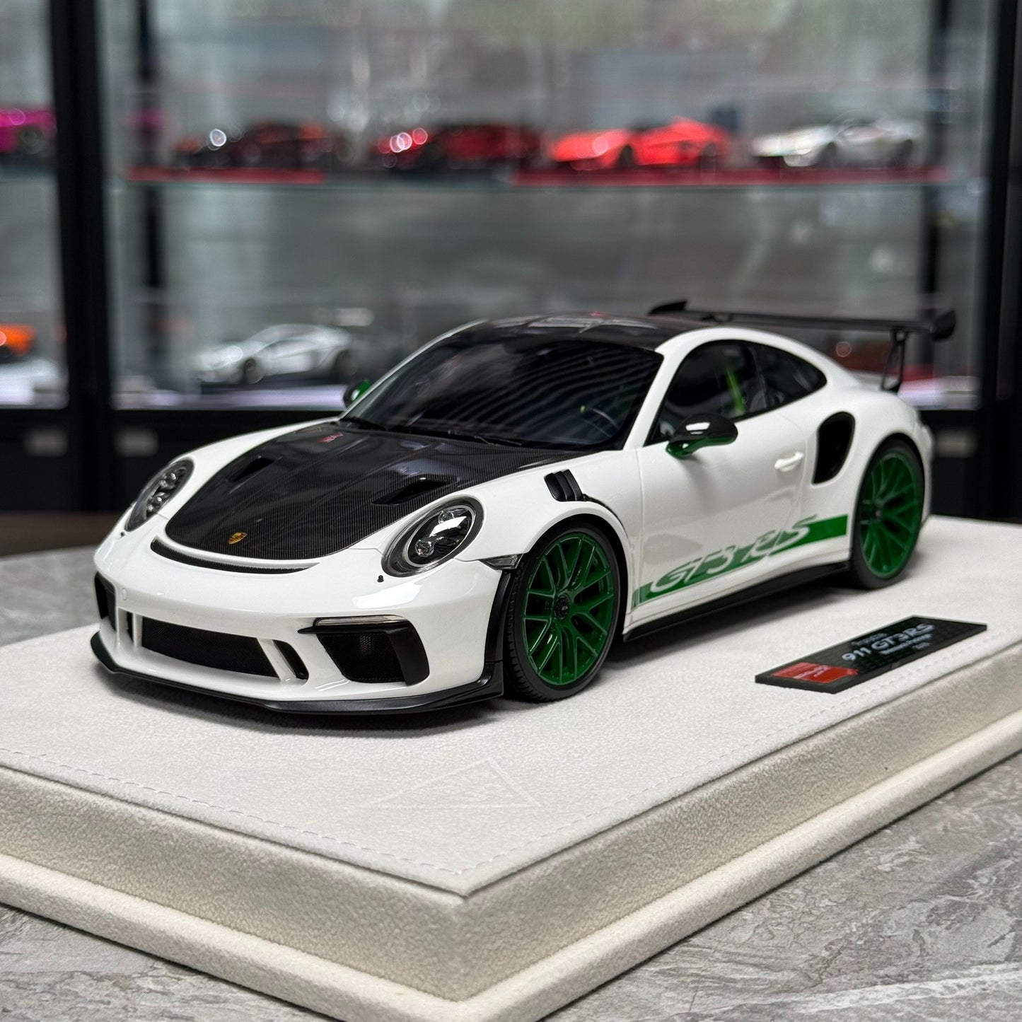 Make Up Porsche 911(991.2)GT3 RS 2018 1:18 Resin Model image 2