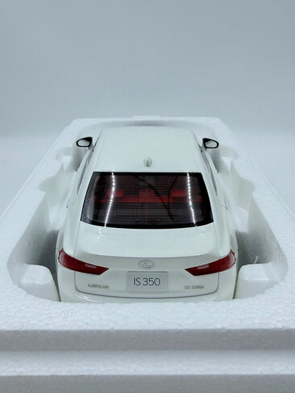 Scale Model IS350 1:18 White - immagine 2