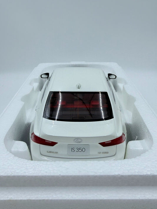 Scale Model IS350 1:18 White - immagine 2