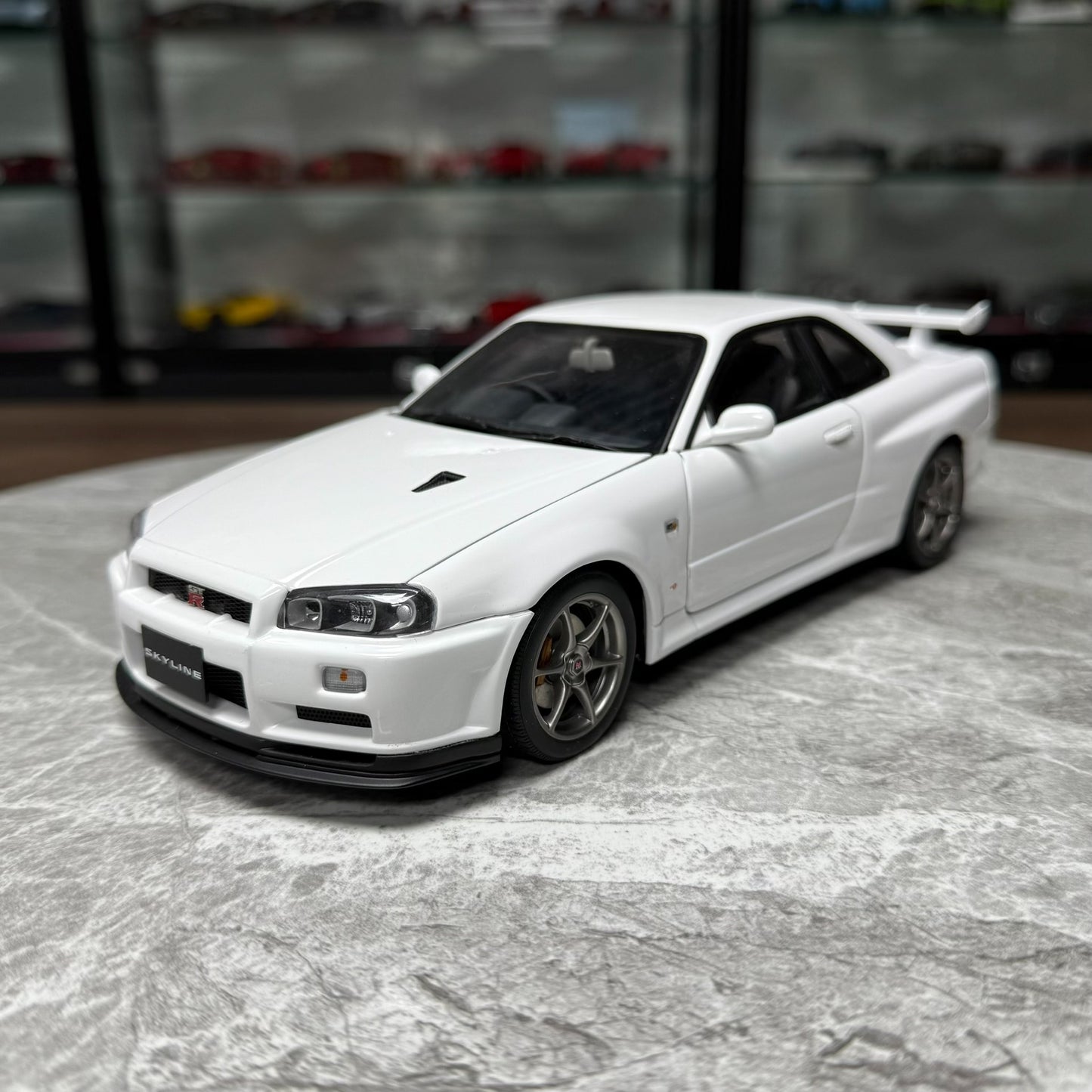 AUTOart Nissan R34 GT-R V-Spec 1:18 Alloy Model image 2