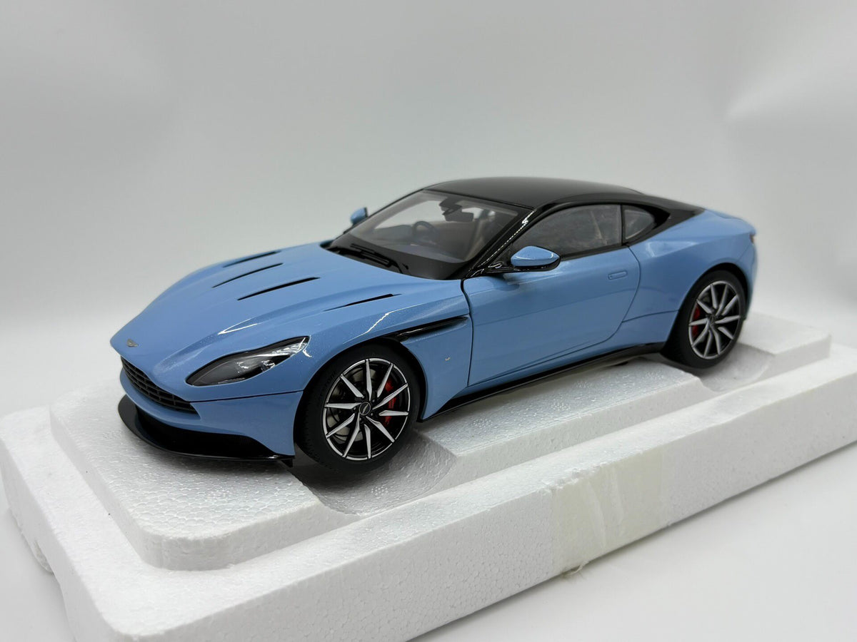 AUTOart AA 1 18 Aston MartinDB 11 1:18 Blue - immagine 2