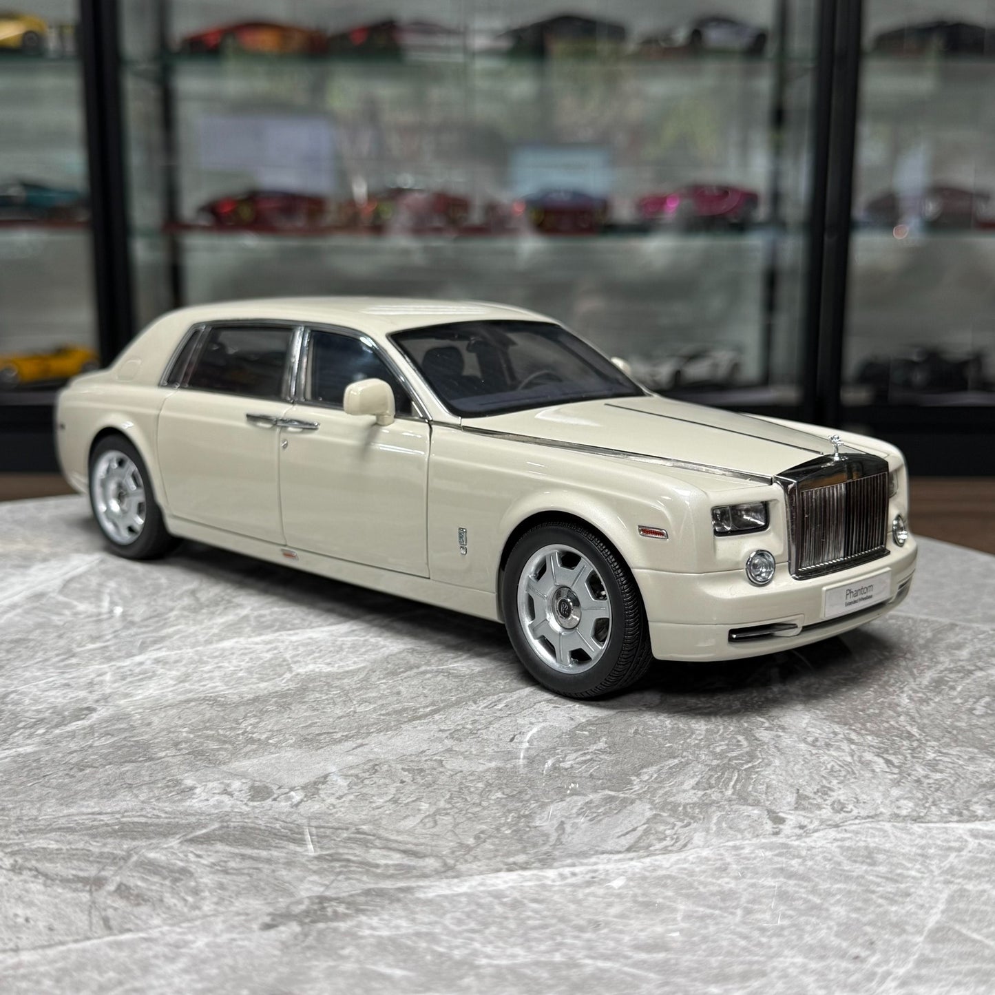 Kyosho Rolls-Royce Phantom 1:18 Alloy Model image 2