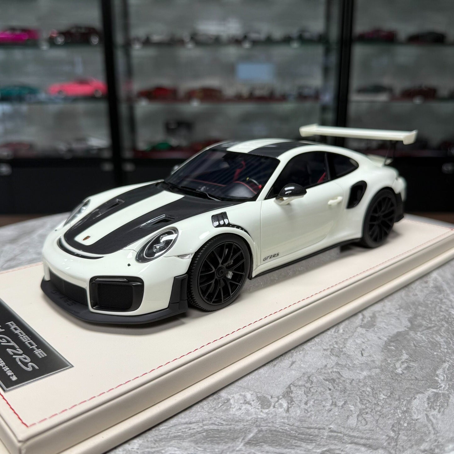 Vehicle Art Porsche 911 GT2 RS 1:18 Resin Model image 2