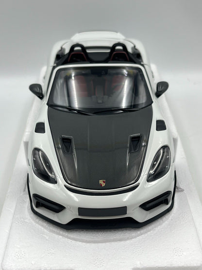 Scale Model Porsche 718 Spyder RS 1:18 White - immagine 2
