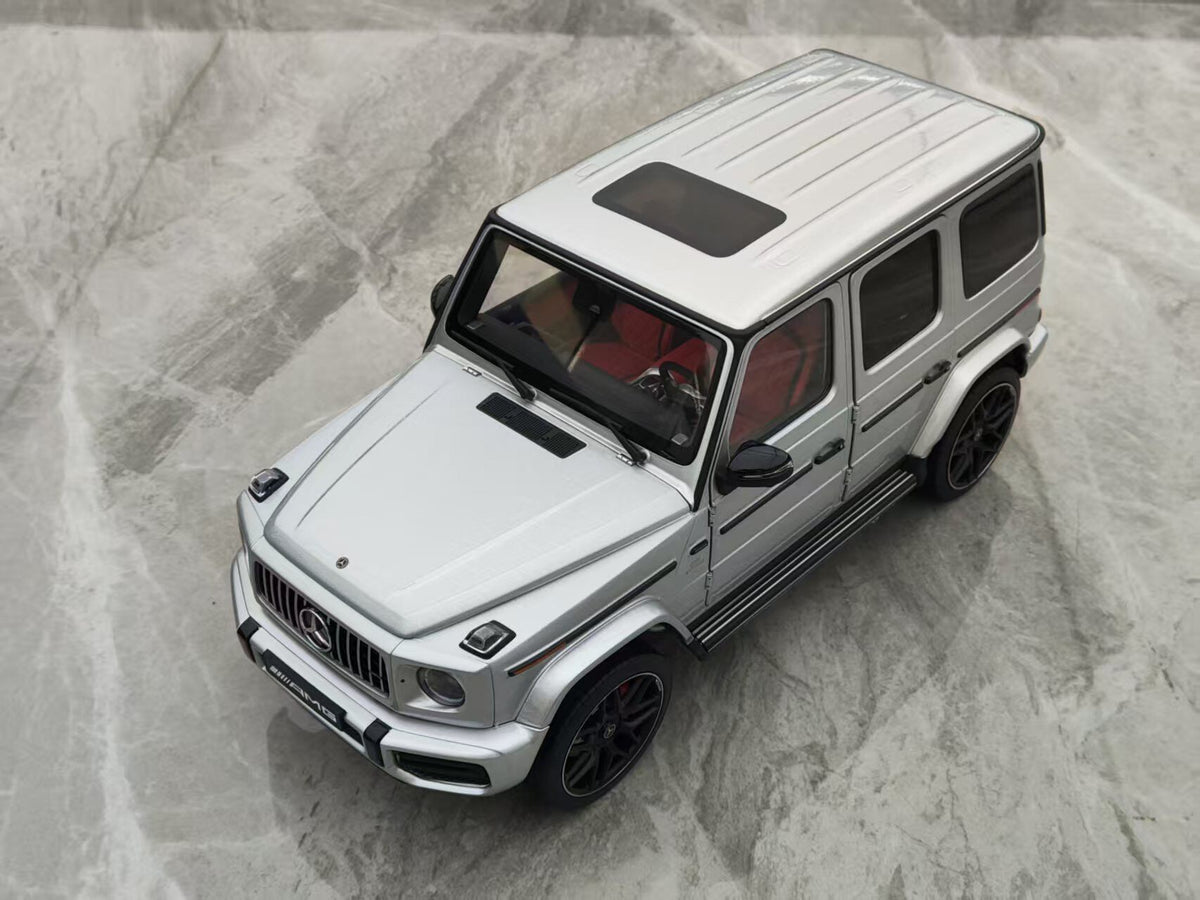 AR Mercedes-Benzg 63 amg 82 820808 1:18 Silver - immagine 2