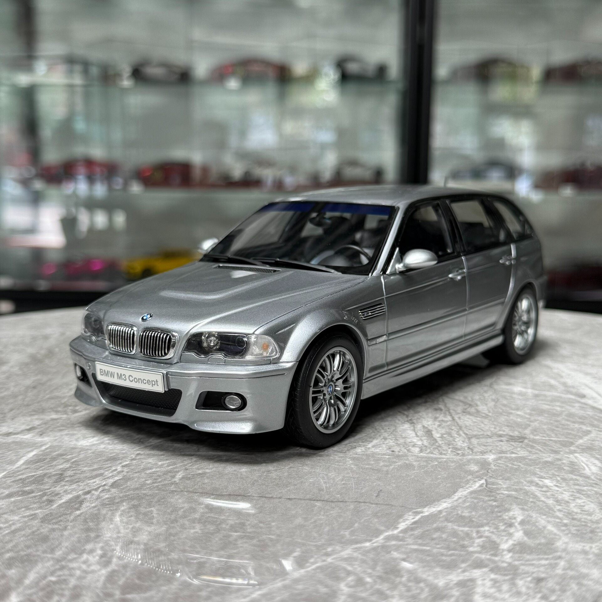 OttOmobile BMW e46 M3 touring 1:18 Resin Model image 2