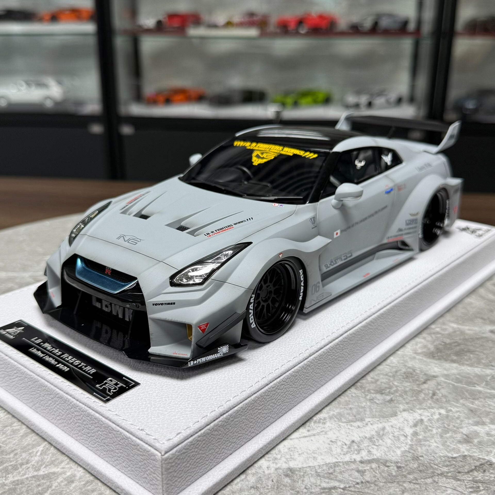 BBA Model Nissan GT-R 35GT-RR L 1:18 Resin Model image 2