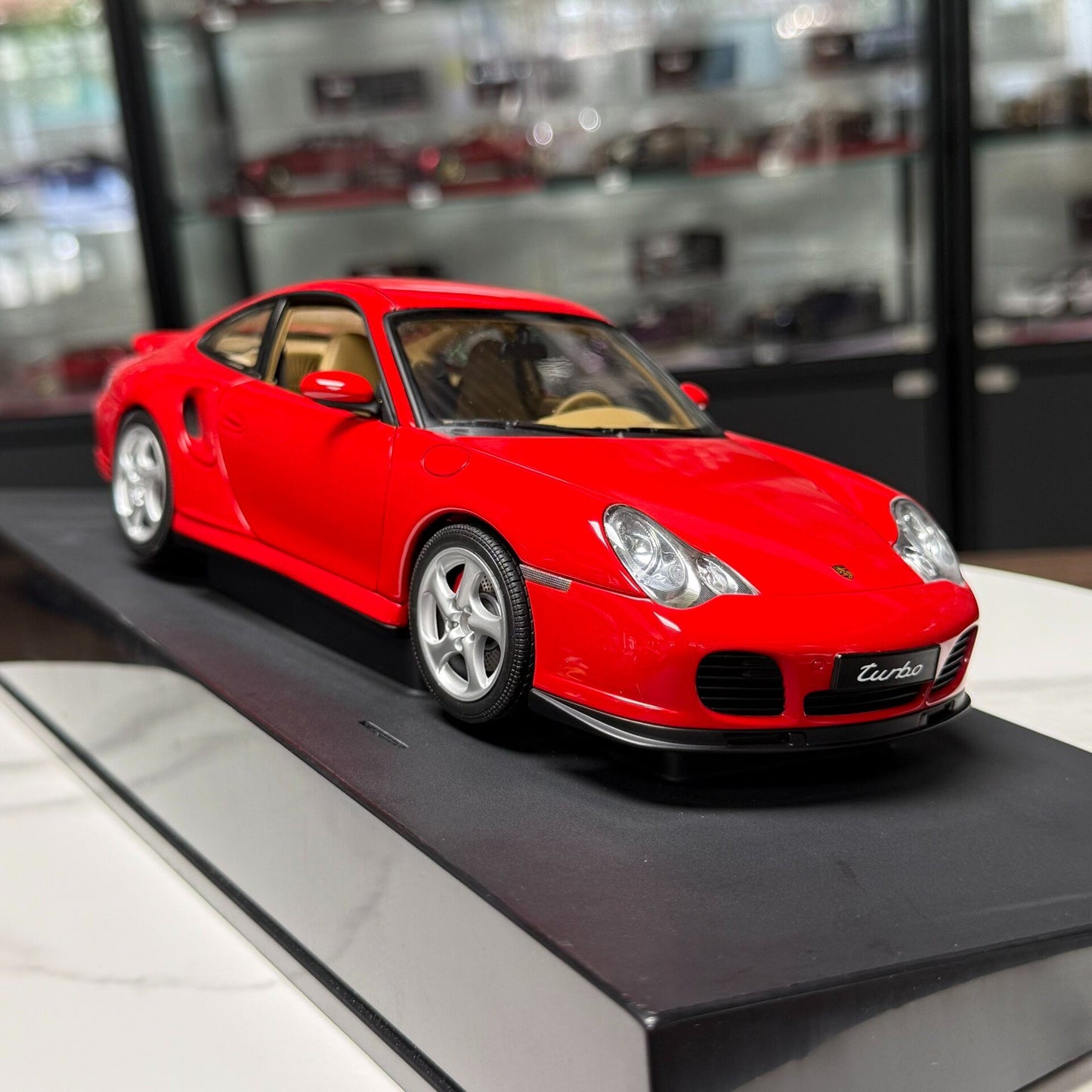 AUTOart Porsche 911 Turbo 1:18 Alloy Model image 2