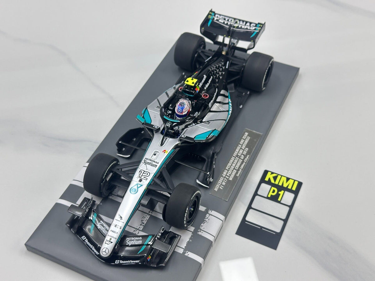 MINICHAMPS Mercedes-Benz AMG PETRONA PETRONAS F1 W17 SilverLivery 1172 - immagine 2