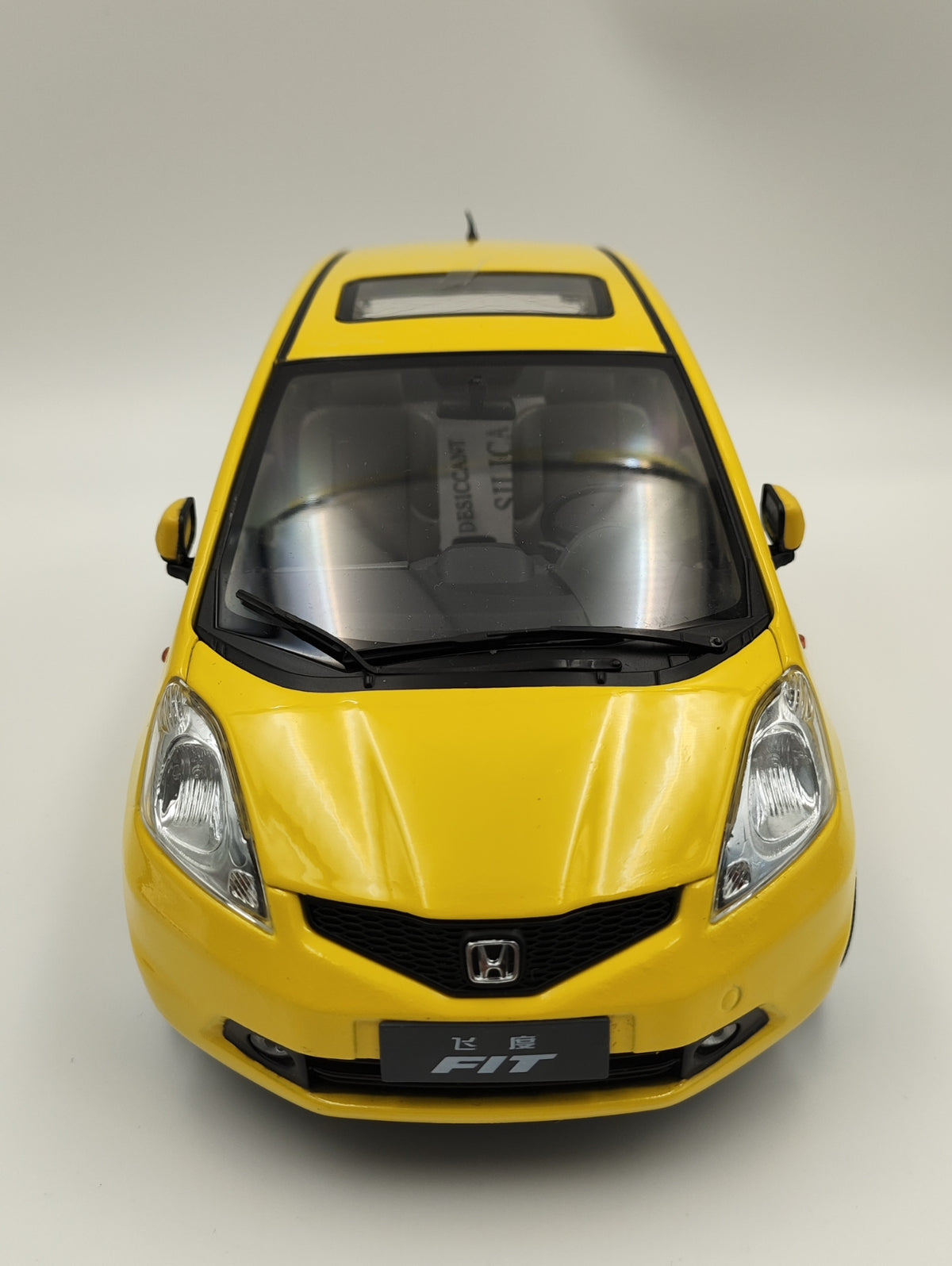 Scale Model Yellow 1 18 1:18 Yellow - immagine 2