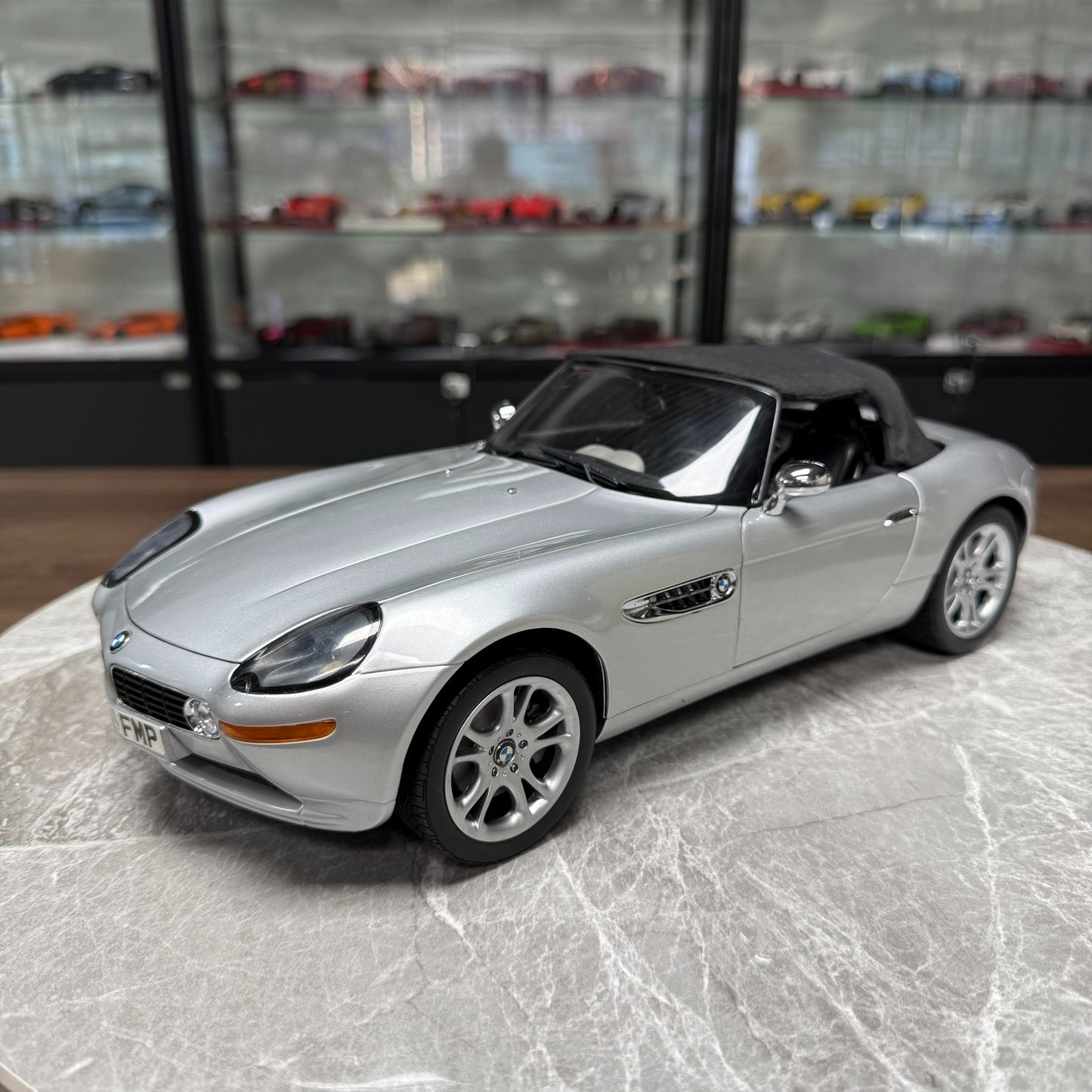 Kyosho BMW Z8 1:12 Alloy Model image 2
