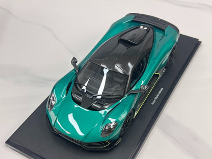 TopSpeed Aston Martin Valhalla P Podium 1:18 Green - immagine 2