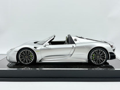 Scale Model YY Porsche 918 Spyder 1/18ResinModel - immagine 2