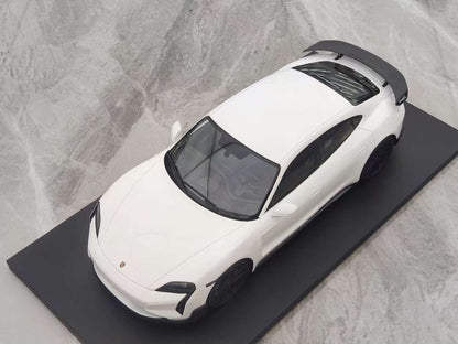 MINICHAMPS Porsche TAYCAN TUR TURBO 117069404 1:18 White - immagine 2