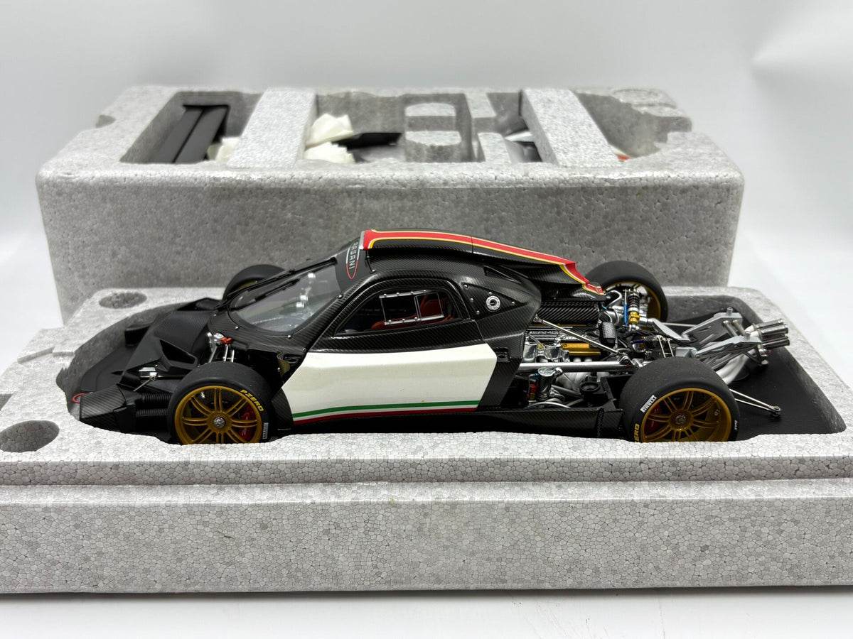 AUTOart PaganiZonda R DiecastModel 1:18 - immagine 2