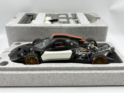 AUTOart PaganiZonda R DiecastModel 1:18 - immagine 2
