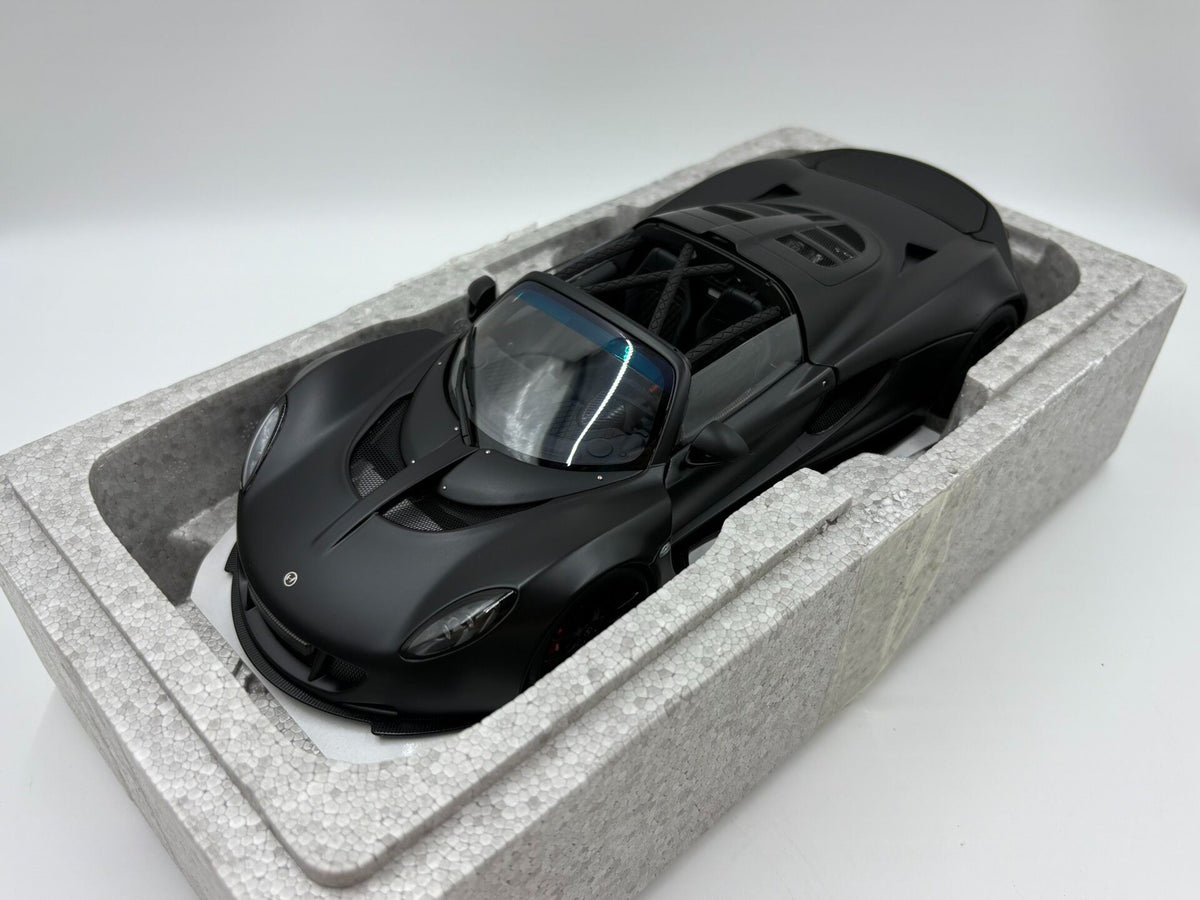 AUTOart 1:18 Black - immagine 2