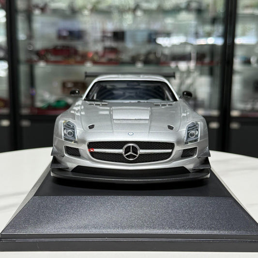 MINICHAMPS Mercedes-Benz SLS AMG GT3 1:18 Alloy Model image 2