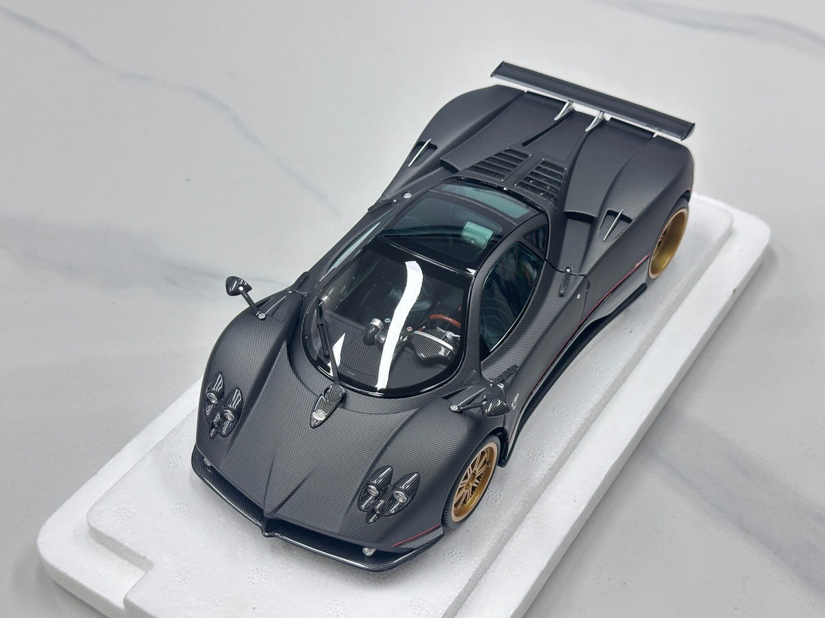 AR  1:18 Pagani Zonda F 2005 - Modello da collezione - immagine 2