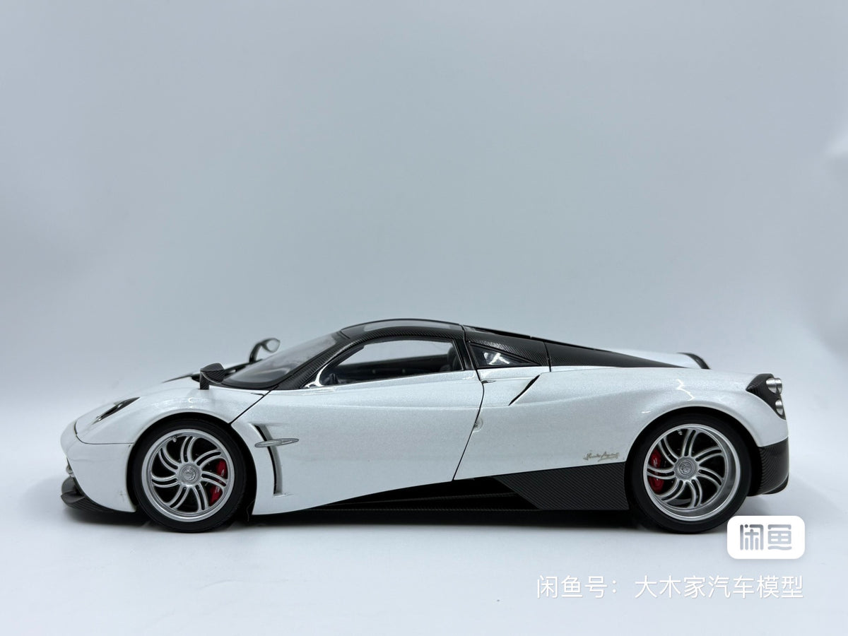 AUTOart 18 PAGANI HUAYRA Pearl DiecastModel 1:18 Pearl White - immagine 2