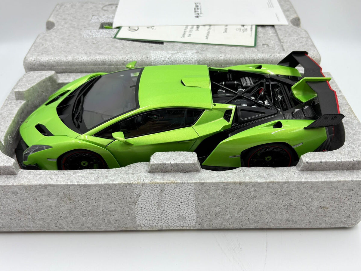 AUTOart Veneno DiecastModel 1:18 Green - immagine 2