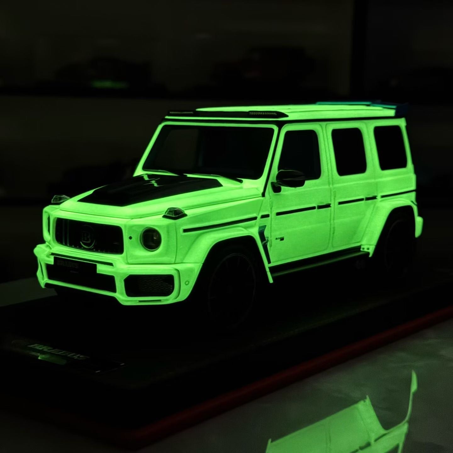 BBA Model Mercedes-Benz Brabus G800 1:18 Resin Model image 2