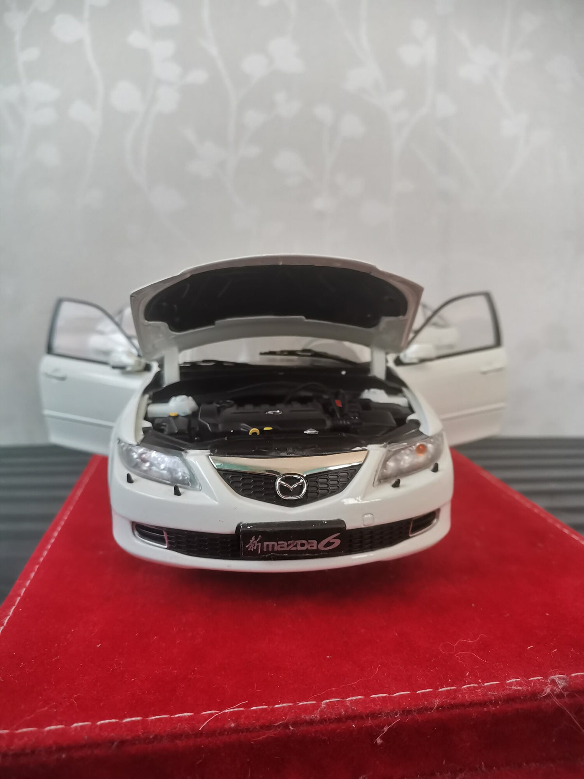Scale Model 1 18Model White - immagine 2