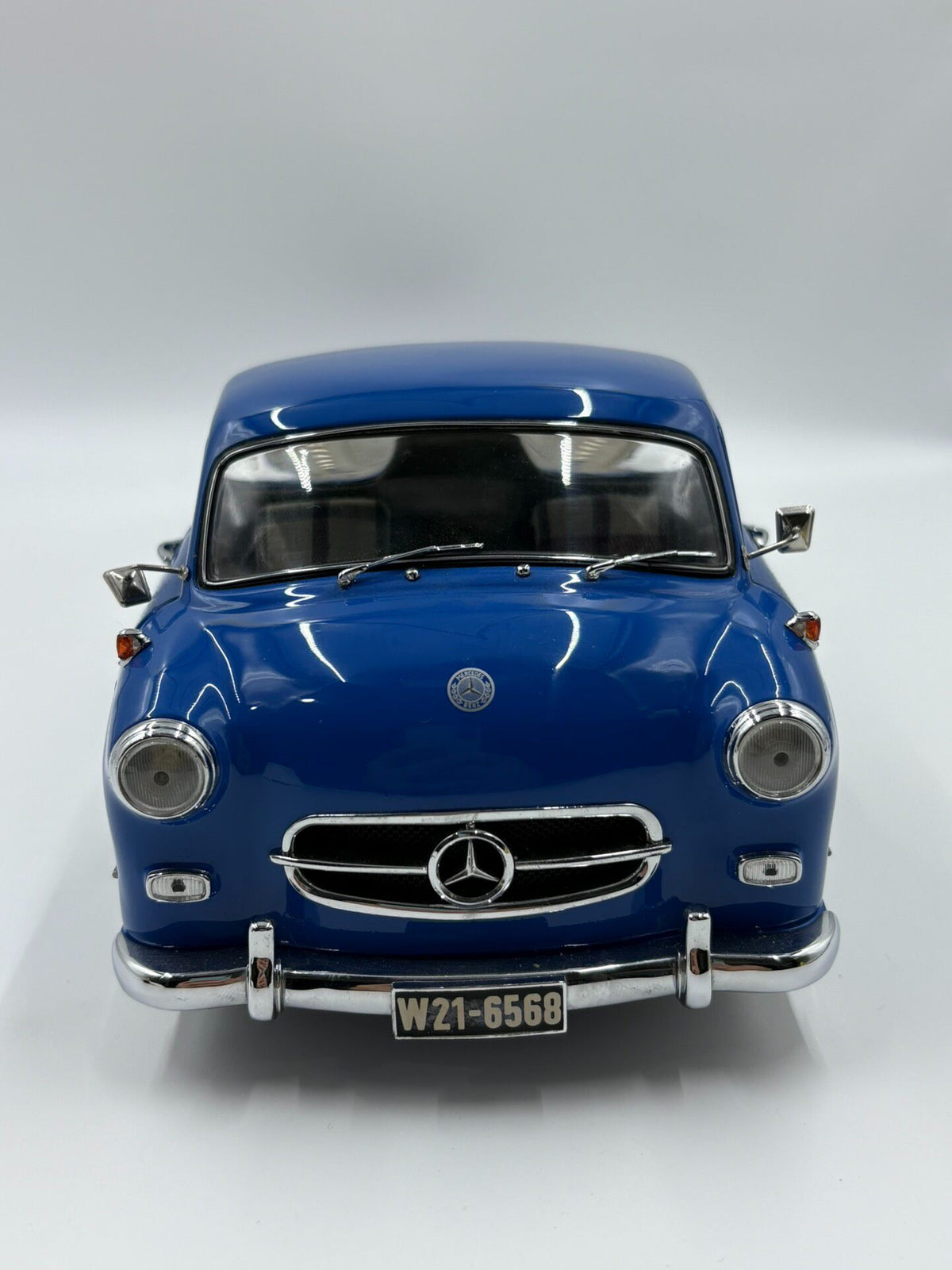 Scale Model CMC Mercedes-Benz 1/18DiecastModel - immagine 2