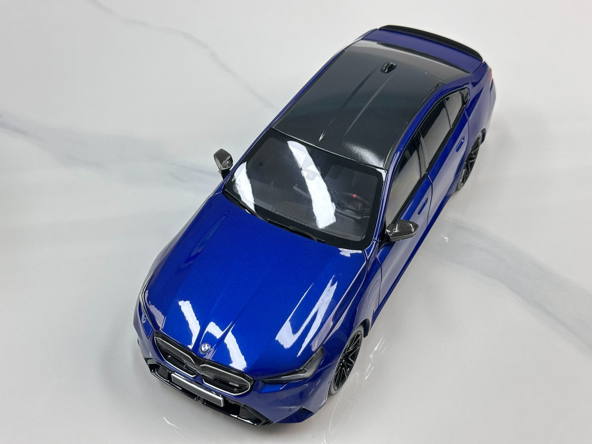 MINICHAMPS BMW M5 2024 110023802 1:18 - immagine 2