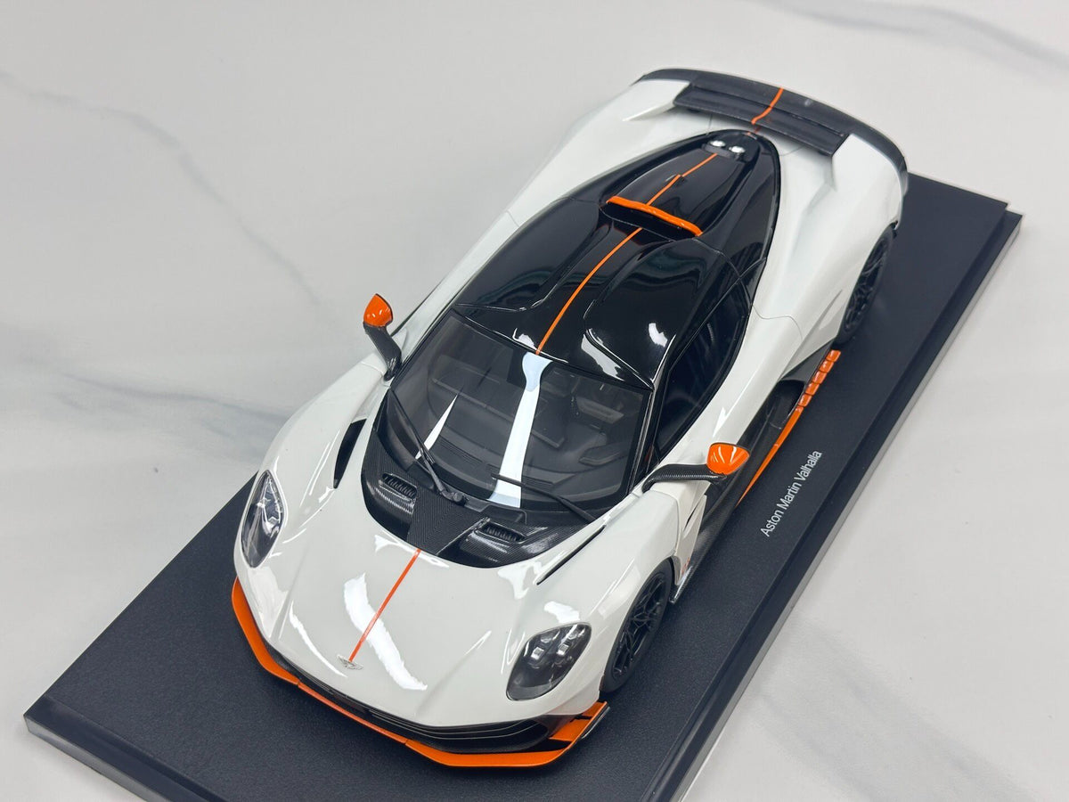 TopSpeed Aston Martin Valhalla L Lunar 1:18 White - immagine 2