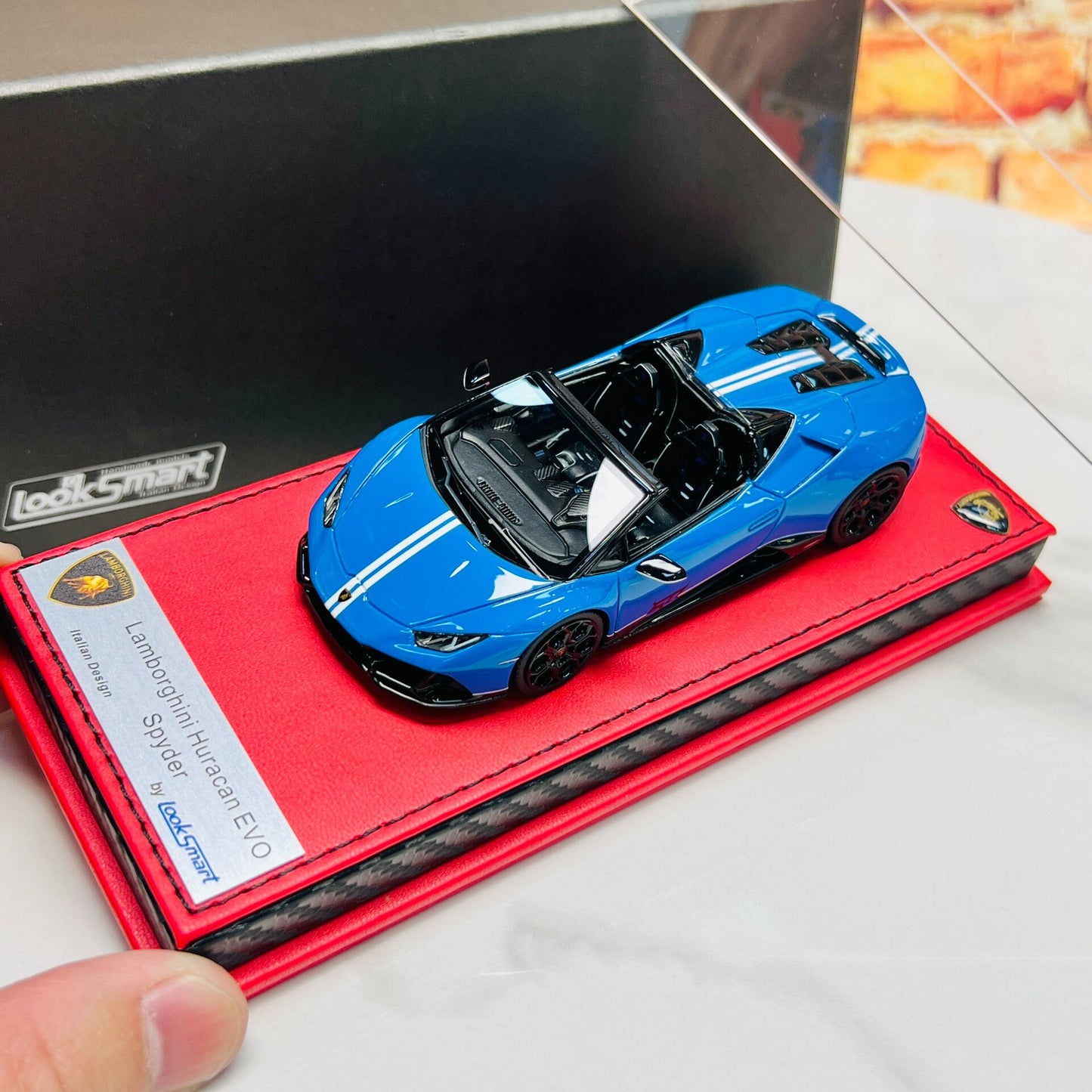 Looksmart Lamborghini 1:43 Resin Model image 2