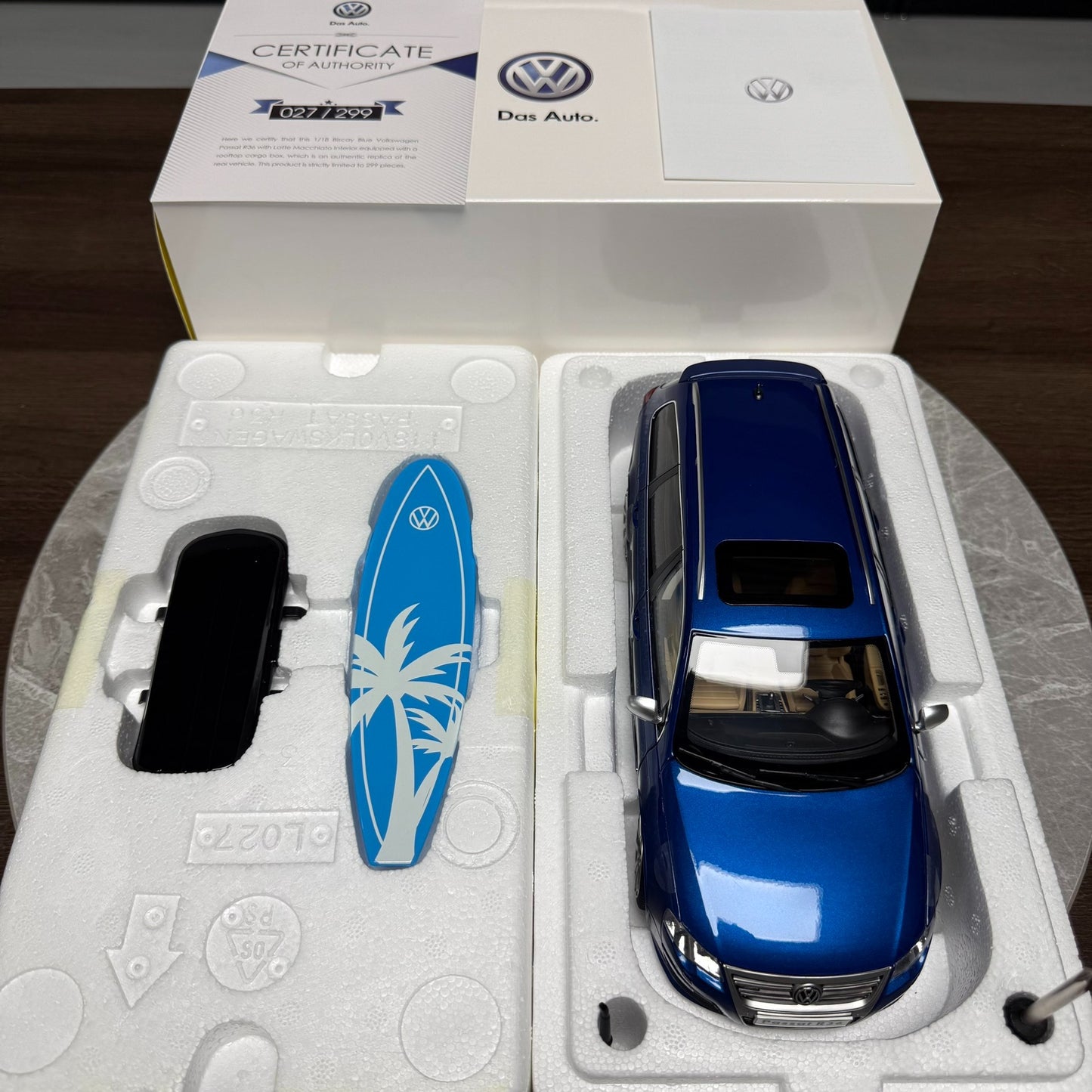 NZG Volkswagen Passat Estate R36 1:18 Alloy Model image 2
