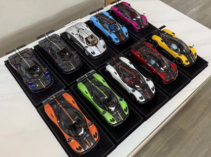 Scale Model 18 Pagani cinque 1:18 - immagine 2