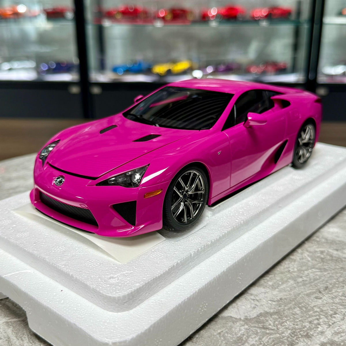 AUTOart AA 1 18 LEXUS L LFA 1:18 - immagine 2