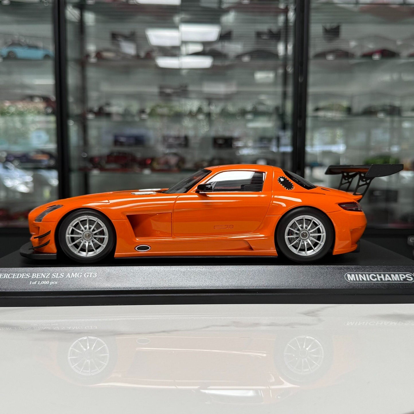 MINICHAMPS Mercedes-Benz SLS AMG GT3 1:18 Alloy Model image 2