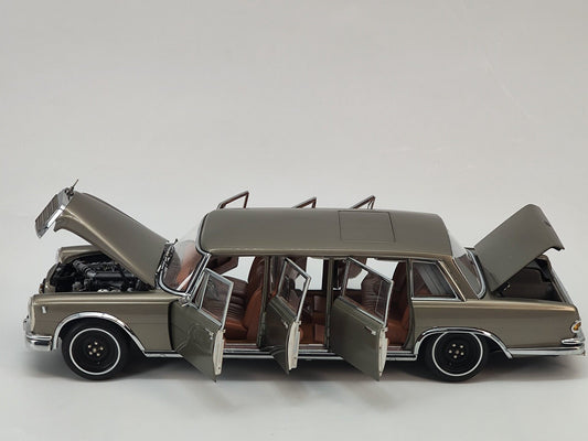 Scale Model CMC C 016 1:18 Gold - immagine 2
