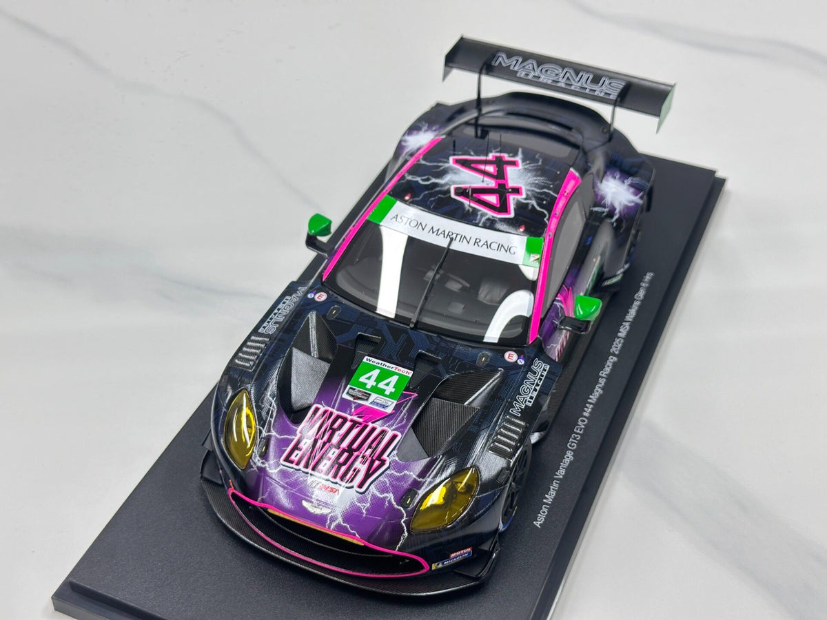 TopSpeed Aston Martin Vantage GT Evo Magnus Racing 1:18 - immagine 2