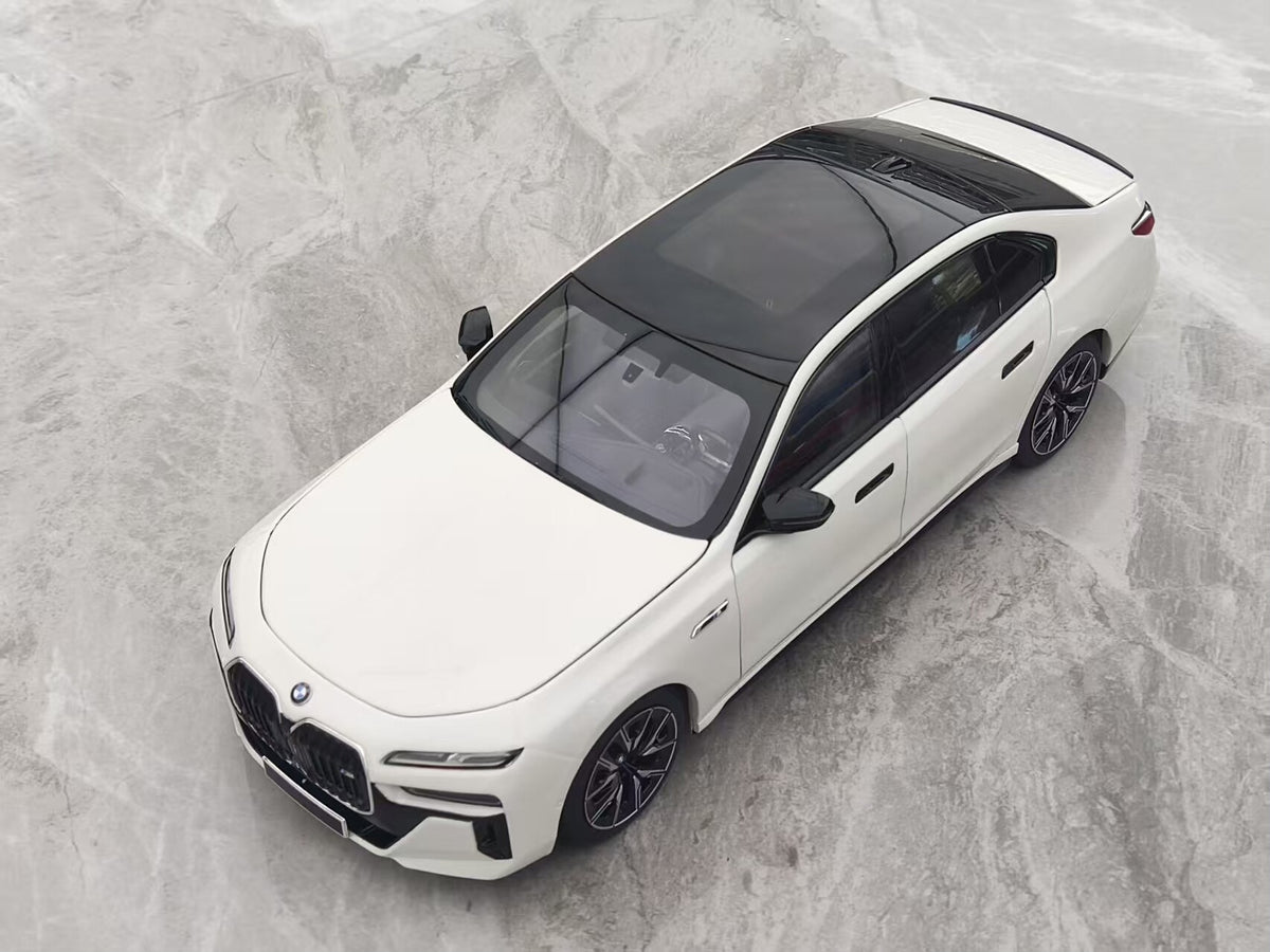 MINICHAMPS BMW I7 M70 G70 110023702 110023701 110023700 1:18 - immagine 2