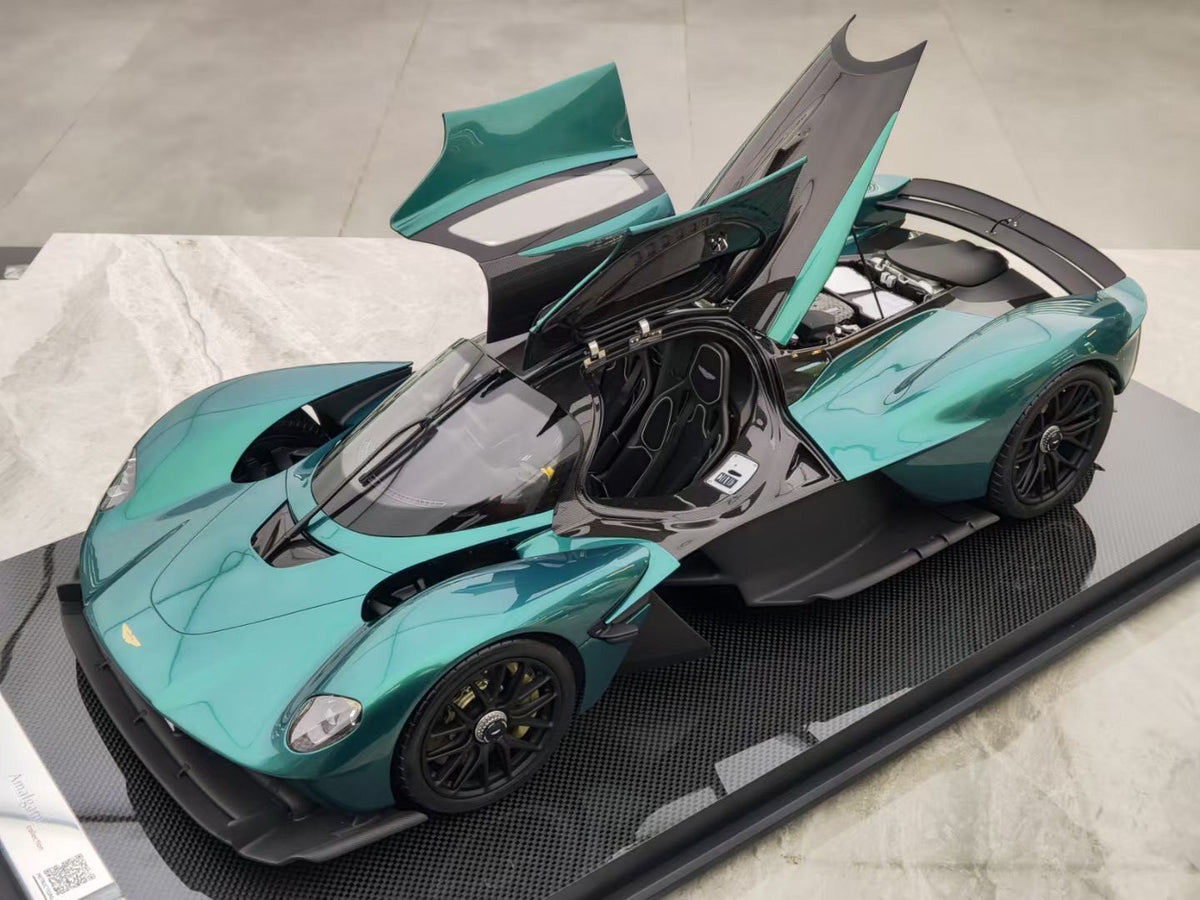 Amalgam Aston Martin Valkyrie 1:8 Green - immagine 2
