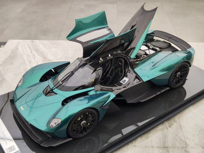 Amalgam Aston Martin Valkyrie 1:8 Green - immagine 2