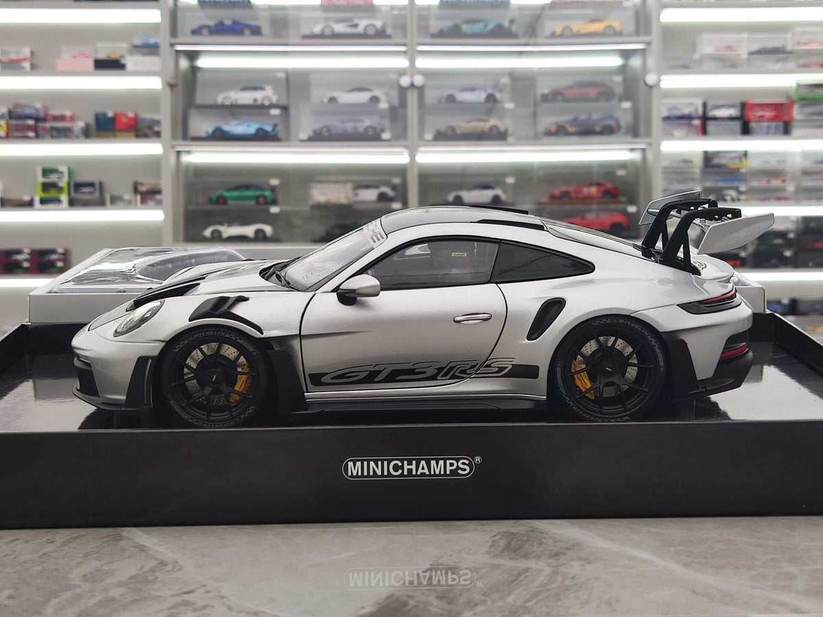 MINICHAMPS Porsche 911 992 GT RS 110062020 1:18 Silver - immagine 2