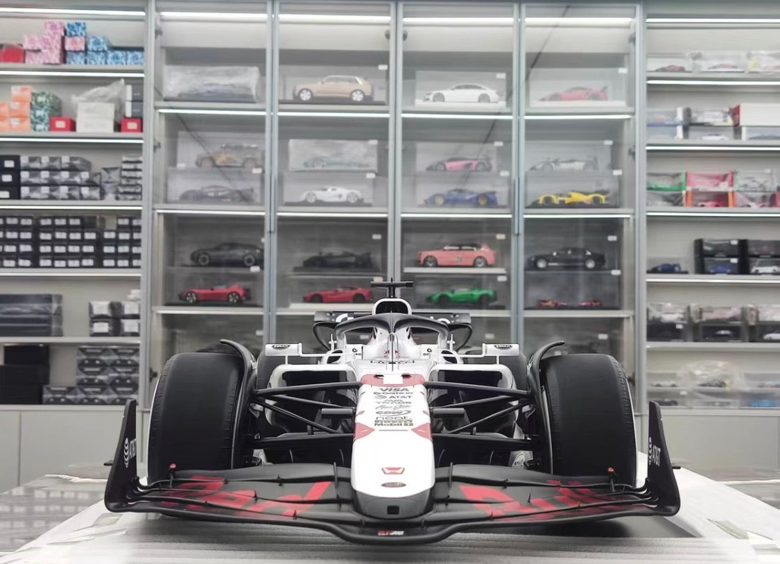 Spark 1/8 Red Bull Racing RB21 No.1 Japanese GP Winner 2025 Max Verstappen 08SP295