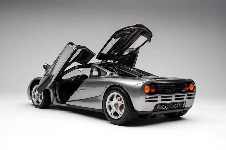 Amalgam 1/8 McLaren F1 Resin Model