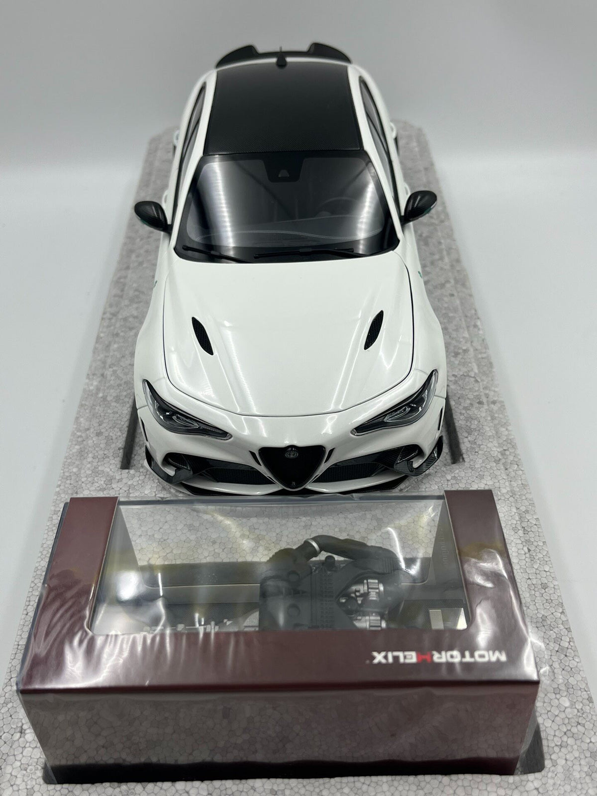 Scale Model MH 1 18 GTA 1:18 White - immagine 3
