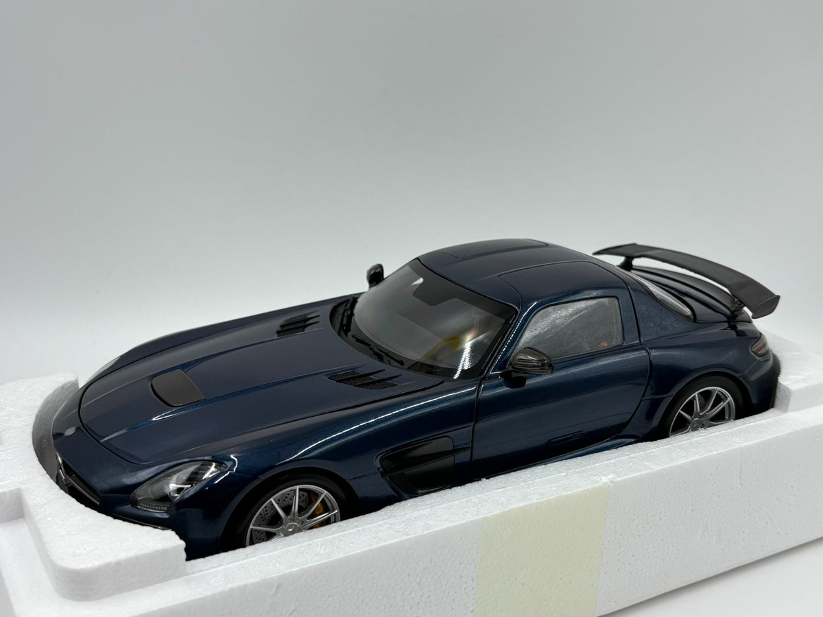 Scale Model Minichapms Mercedes-BenzSLS AMG Series 1:18 Black - immagine 3
